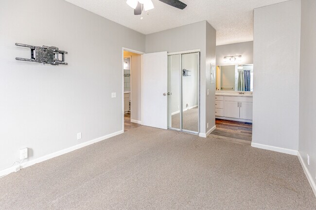 Foto del edificio - 91-217-217 Hanapouli Cir