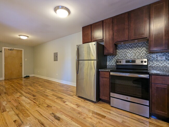 Foto del edificio - 556 W Arlington Pl