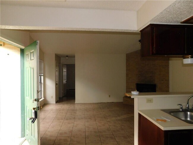 Building Photo - 8802 Cainwood Ln