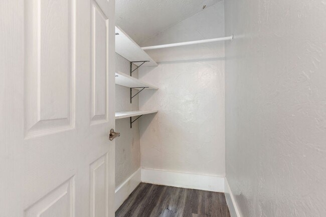 Foto del edificio - 5409 Bridge Ave