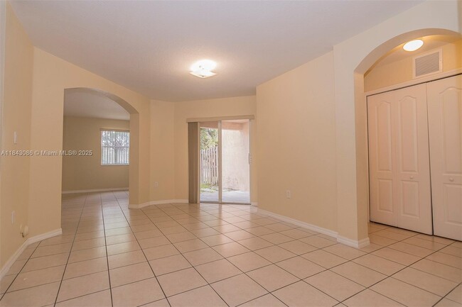 Building Photo - 16620 SW 47th Terrace