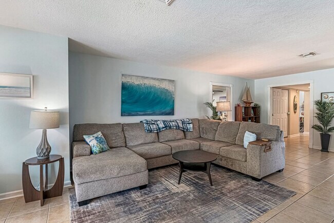 Foto del edificio - 2543 Sunny Breeze Ave