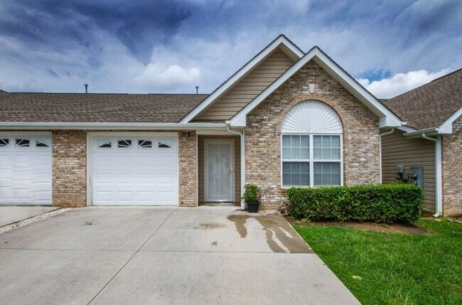 Knoxville 37912 - 2 bedroom, 2 bath home - Call Jean Chung (865) 386-1022 - Knoxville 37912 - 2 bedroom, 2 bath home - Call Jean Chung (865) 386-1022