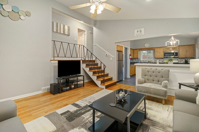 Foto del edificio - 63 S Main St