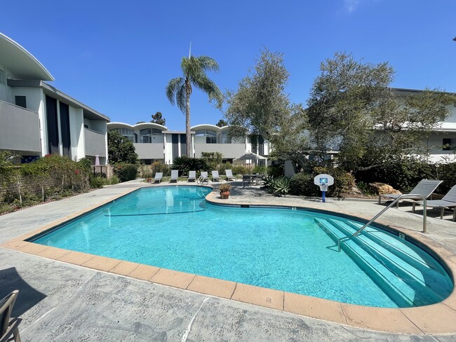 Building Photo - 4723 La Villa Marina Ln