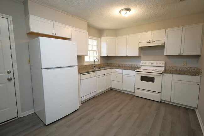 Foto del edificio - 612 Scott Dr