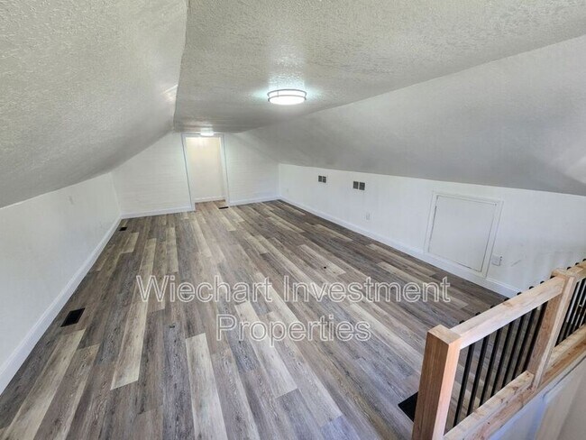 Foto del edificio - 613 N West St