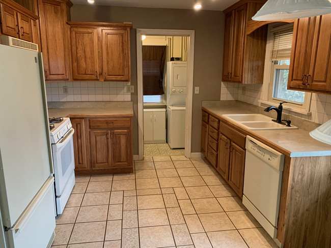 Building Photo - Brick Ranch in Central Peoria