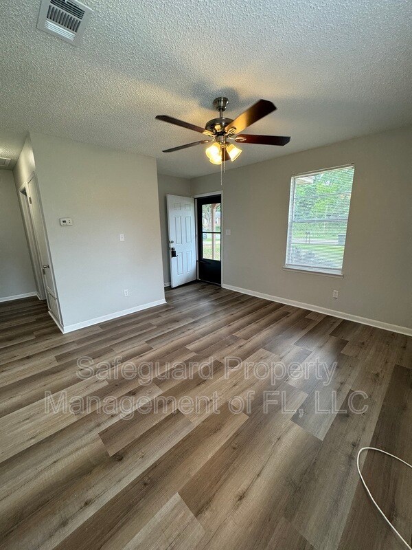 Foto del edificio - 1116 Winton Ave