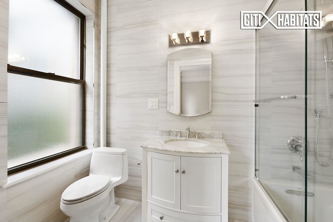 Foto del edificio - 35 E 84th St
