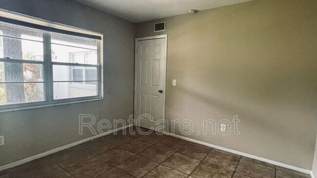 Foto del edificio - 53 Windtree Ln