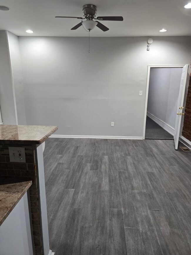 Building Photo - 342 N 52nd St
