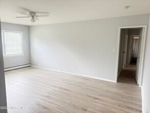 Building Photo - 52 Stonehurst Blvd