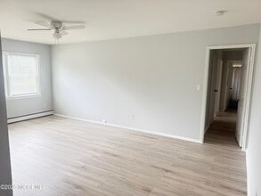 Building Photo - 52 Stonehurst Blvd