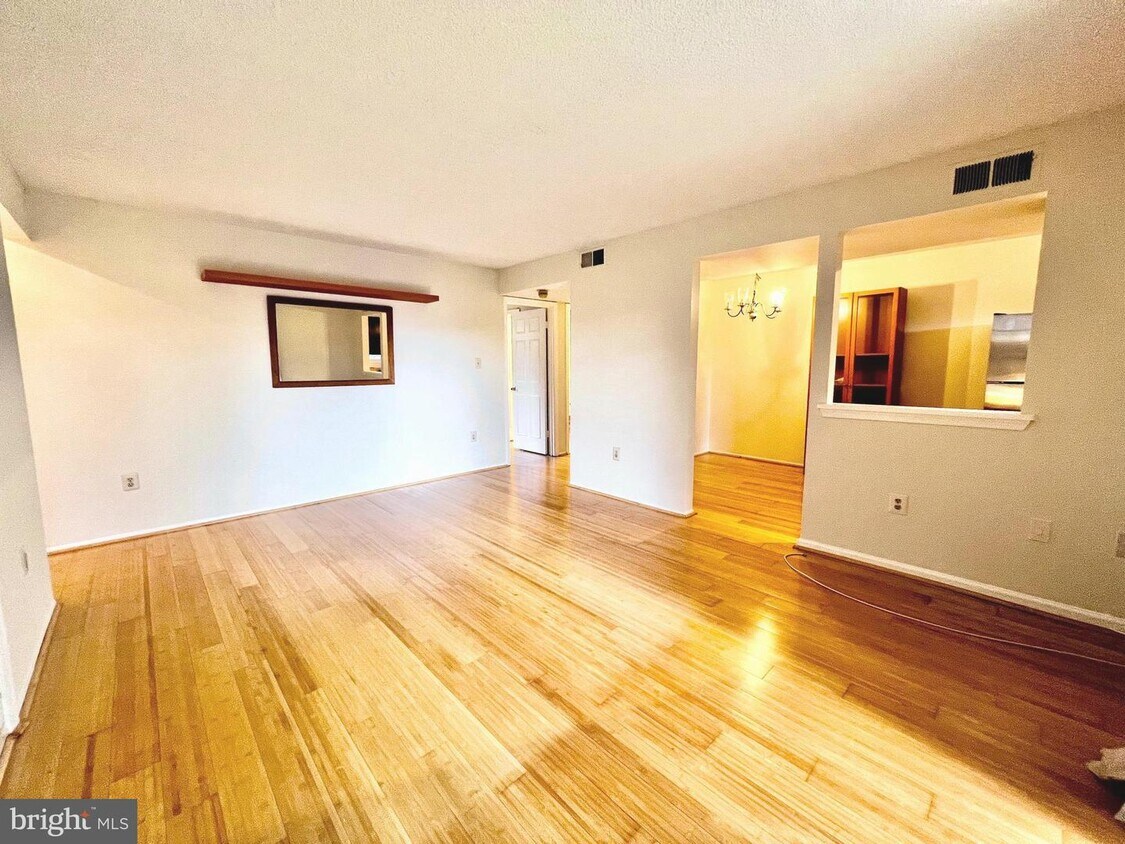 Primary Photo - 7723 Inversham Dr