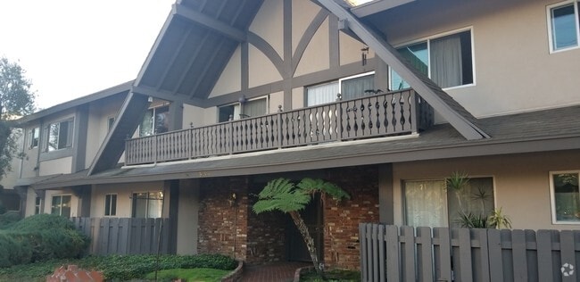Building Photo - 15444 Vanowen St