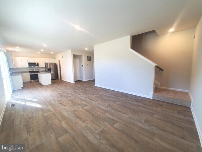 Building Photo - 77 BUNCHBERRY Ct