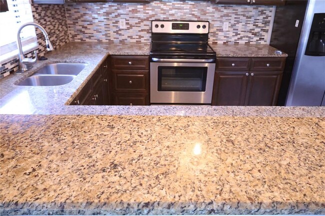 Foto del edificio - 7609 S Sherrill St