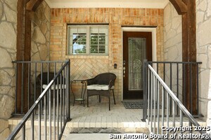 Foto del edificio - 611 Oxalis