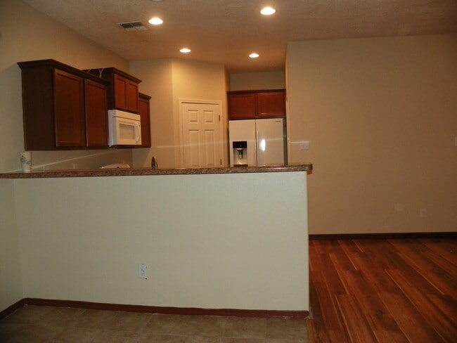 Building Photo - 1214 Northern Lights Way NE