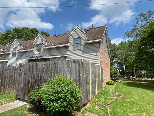 Building Photo - 3741 New Covington Pike