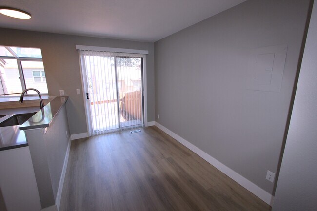 Comedor - 6737 Mountain Top Ln