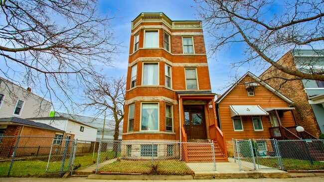 Building Photo - 7114 S Drexel Ave