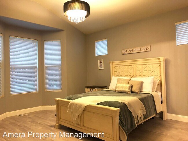 Foto del edificio - 8975 Campus Meadows Loop NE