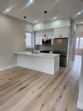 Building Photo - 14 Hausman St