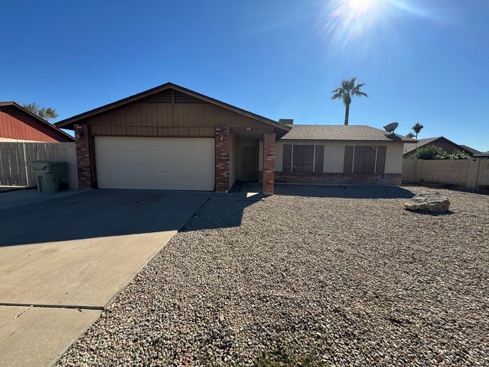 Photo - 5239 W Freeway Ln (Glendale, AZ)