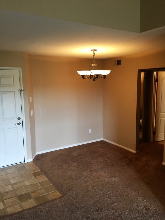 Building Photo - 7120 Shoreline Dr