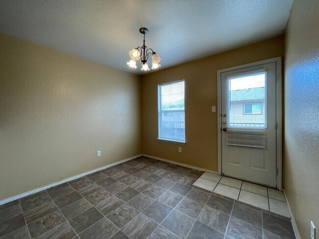 Foto del edificio - 3203 Toledo Dr