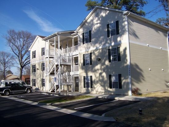 Primary Photo - 1336 Picadilly St