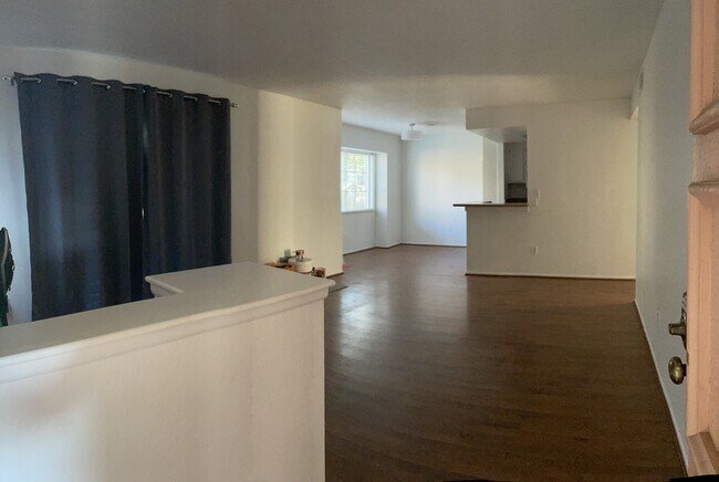 Light and bright - 4201 Las Virgenes Rd