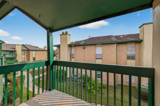 Foto del edificio - 1516 Bay Area Blvd