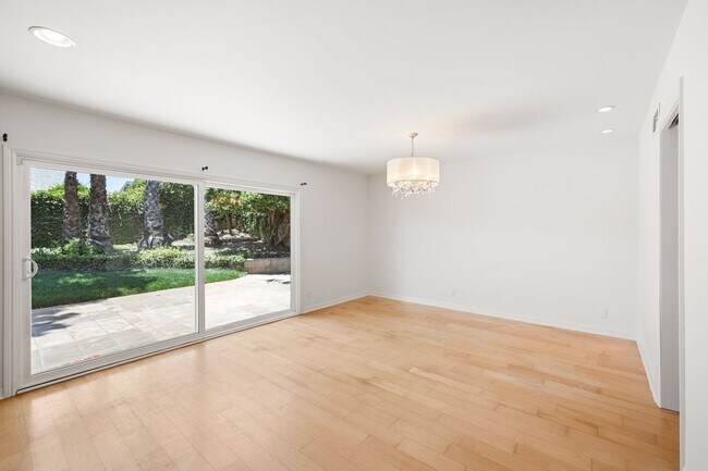 Building Photo - 41 Oakleaf Ave