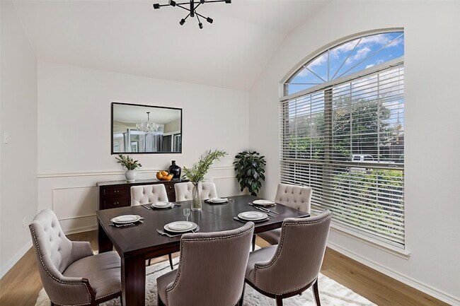 Foto del edificio - 745 Amhurst Ct