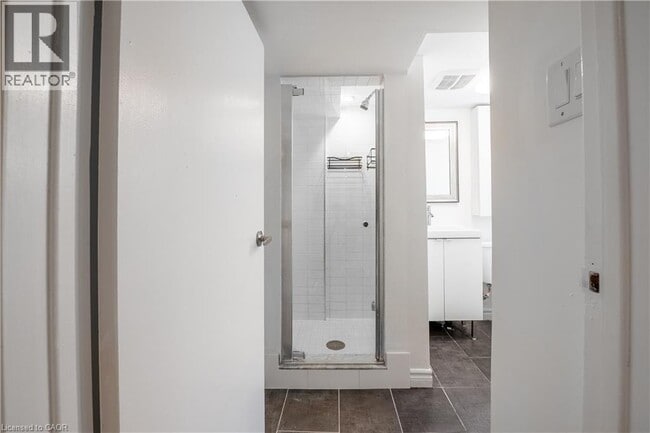 Building Photo - 11 Ottawa St S