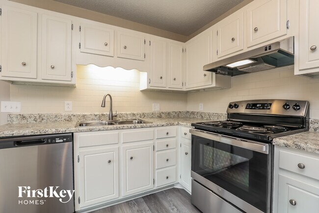 Building Photo - 1013 Carriage Way Ct