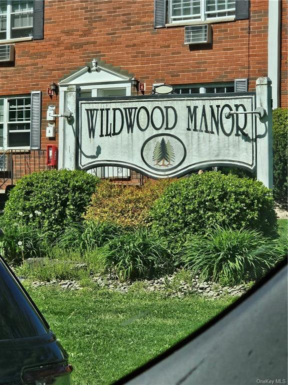Foto del edificio - 5 Wildwood Dr