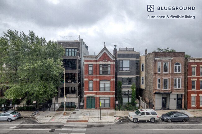 Building Photo - 1444 W Augusta Blvd