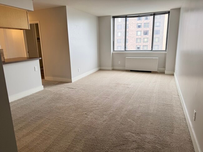 Foto del edificio - 600 E 8th St