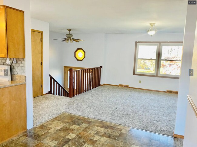 Building Photo - 237 Willow Dr