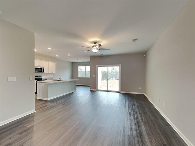 Foto del edificio - 117 Webster Cir