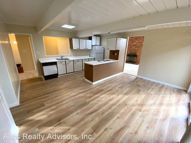 5 br, 2.5 bath House - 3785 Starr King Circle photo'