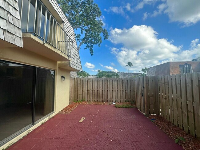 Building Photo - 282 Arabian Rd