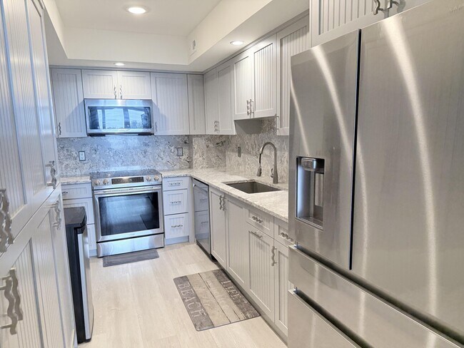 Building Photo - 3450 S Ocean Blvd