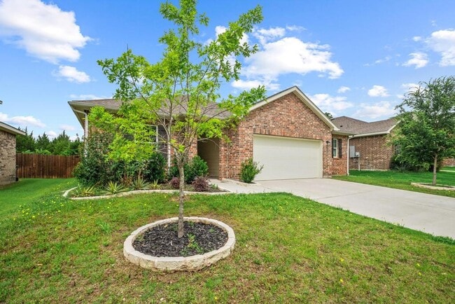 Building Photo - Backs to Wooded Area • Split Bedrooms • Modern & All-Electric