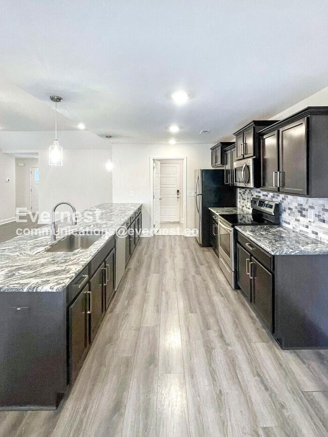 Building Photo - 214 King Rd