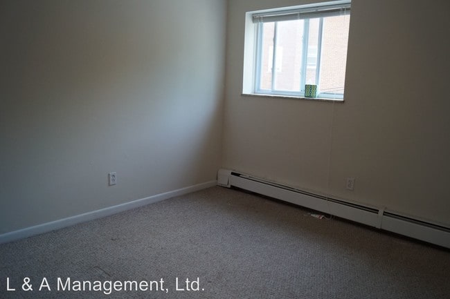 Building Photo - 3219 Meadowbrook Blvd
